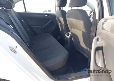 2015 Volkswagen Jetta 2.0L S z USA, uszkodzony, nr VIN 3VW2K7AJ8FM310399